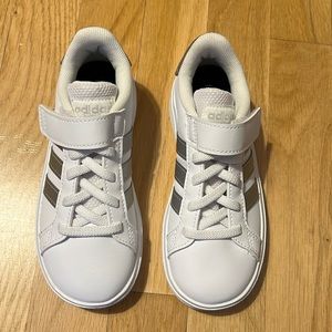 ADIDAS Kid’s Grand Court 2.0 Sneaker | Size 10 1/2